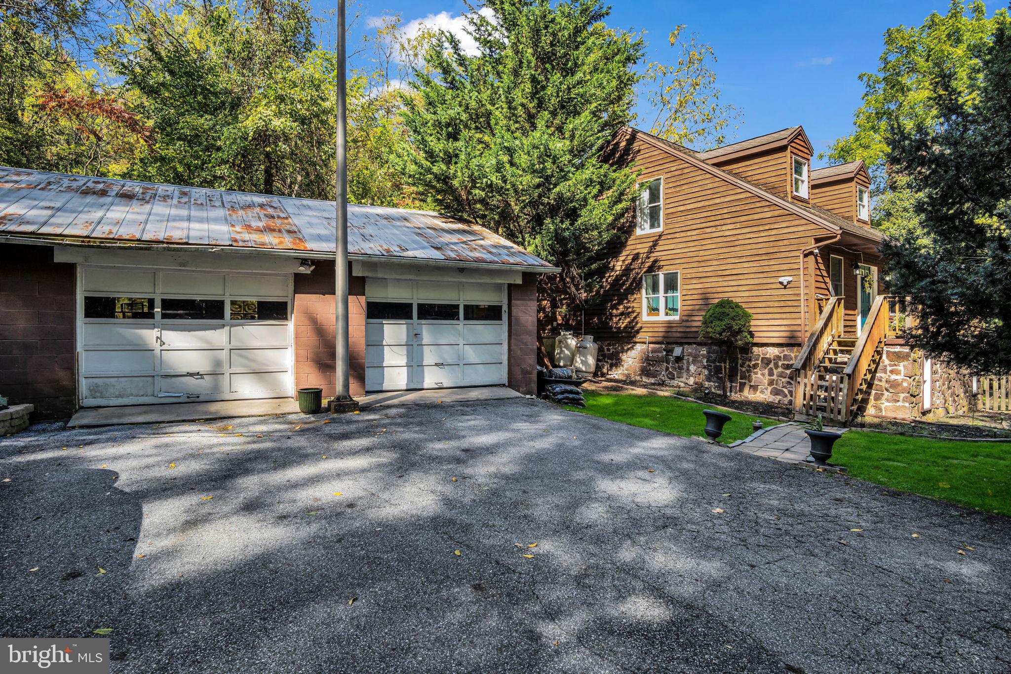 417 HILLTOP RD