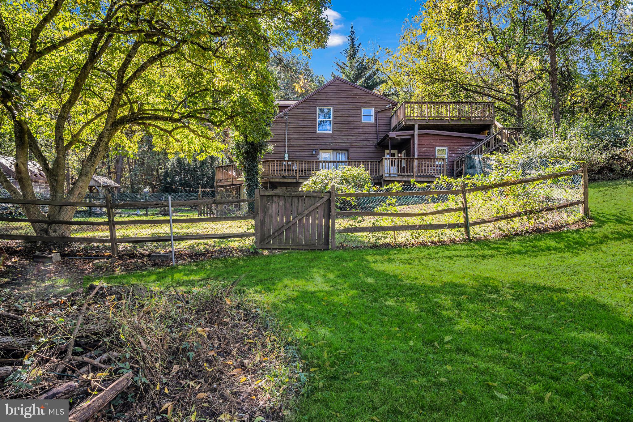 417 HILLTOP RD
