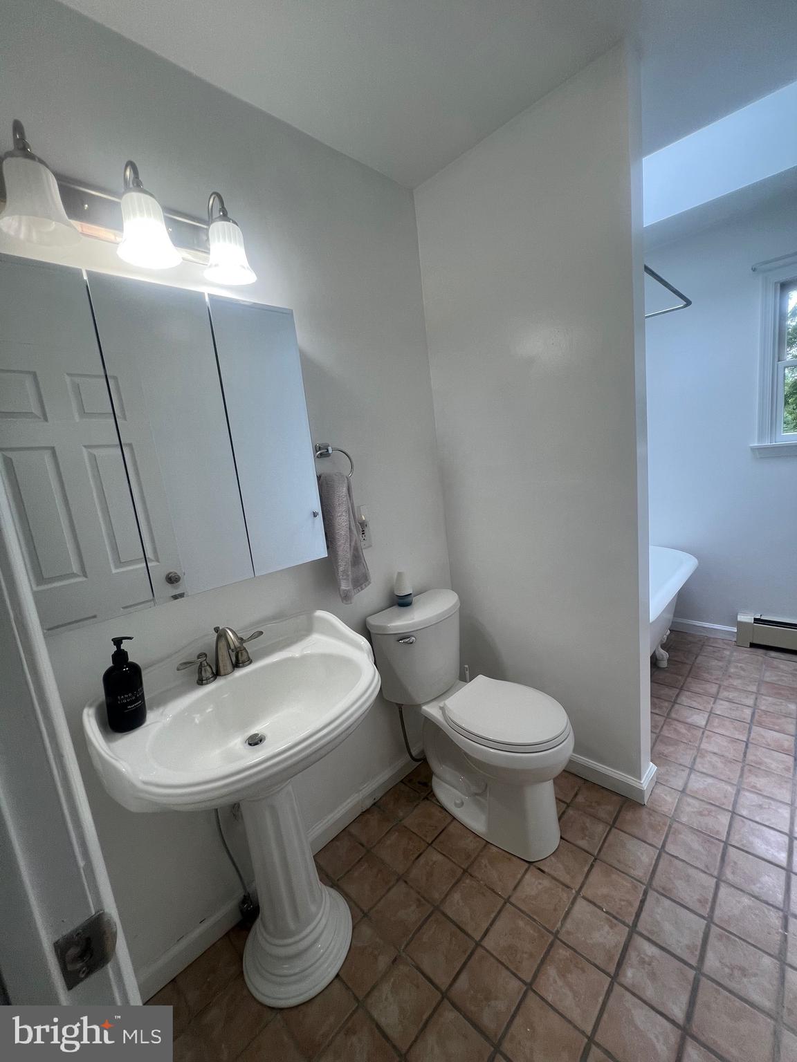 417 HILLTOP RD