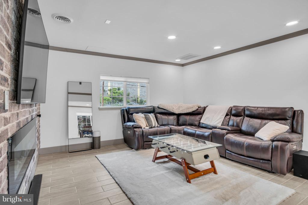 201 Aspen St