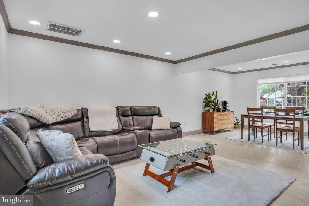201 Aspen St