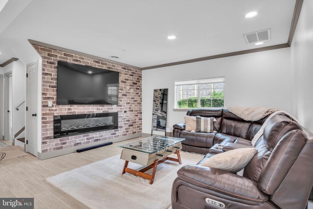 201 Aspen St