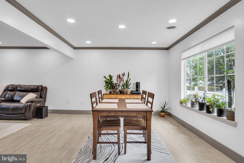 201 Aspen St