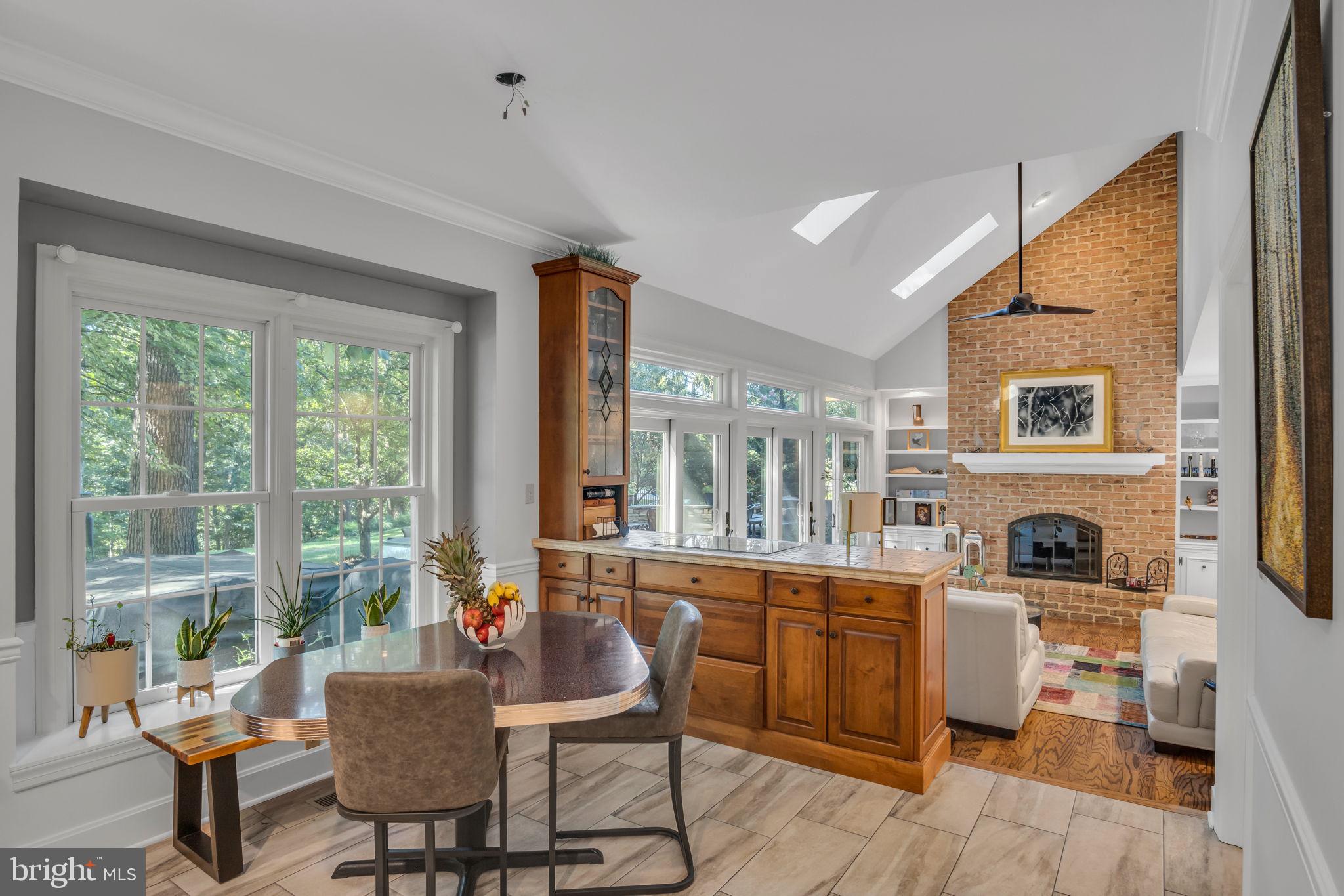 1080 STONEY RUN ROAD