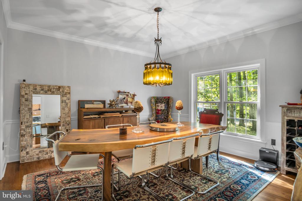 1080 STONEY RUN ROAD