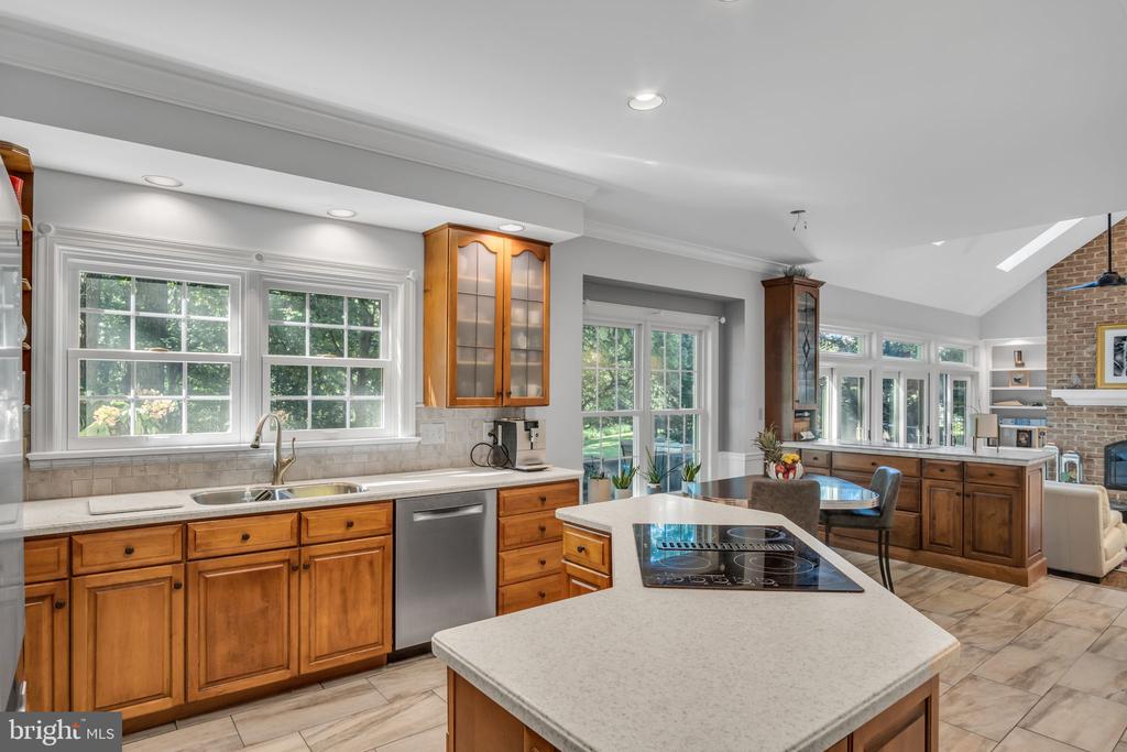 1080 STONEY RUN ROAD