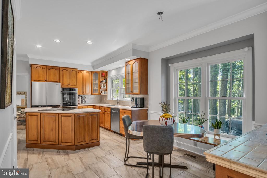 1080 STONEY RUN ROAD