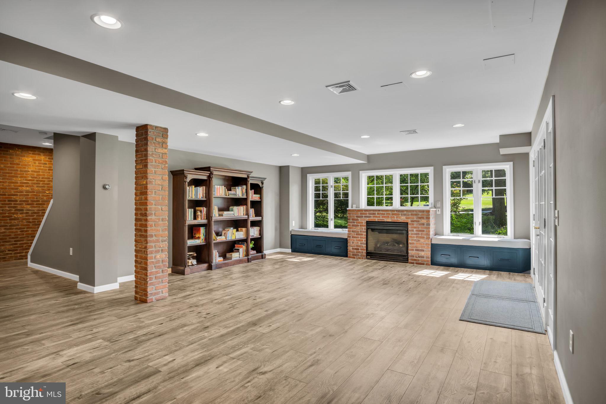 171 HAWTHORNE DRIVE