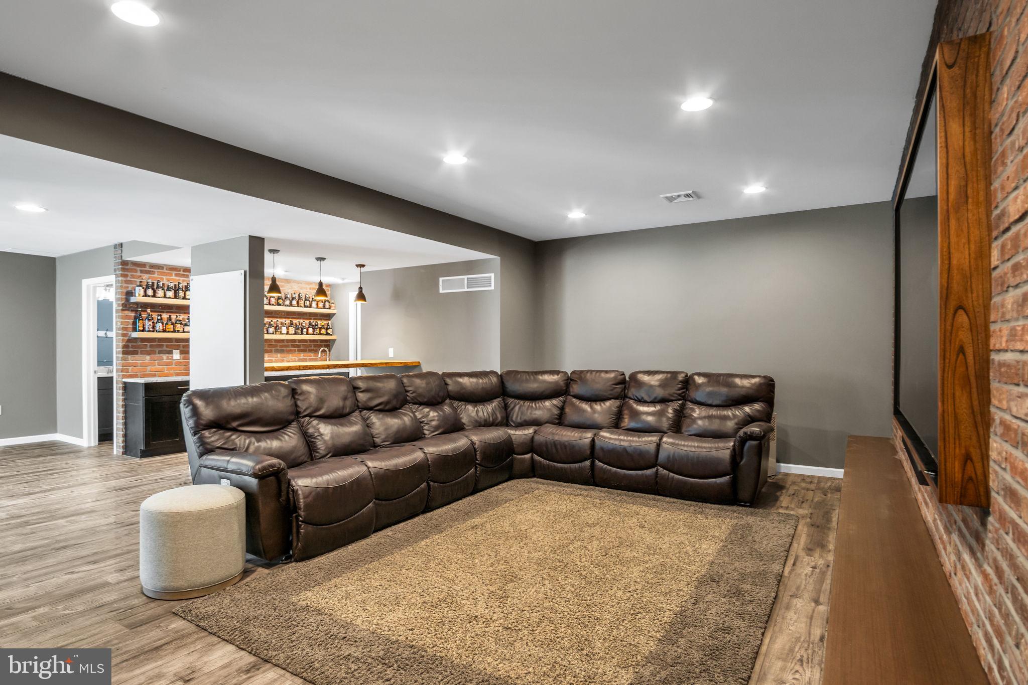 171 HAWTHORNE DRIVE