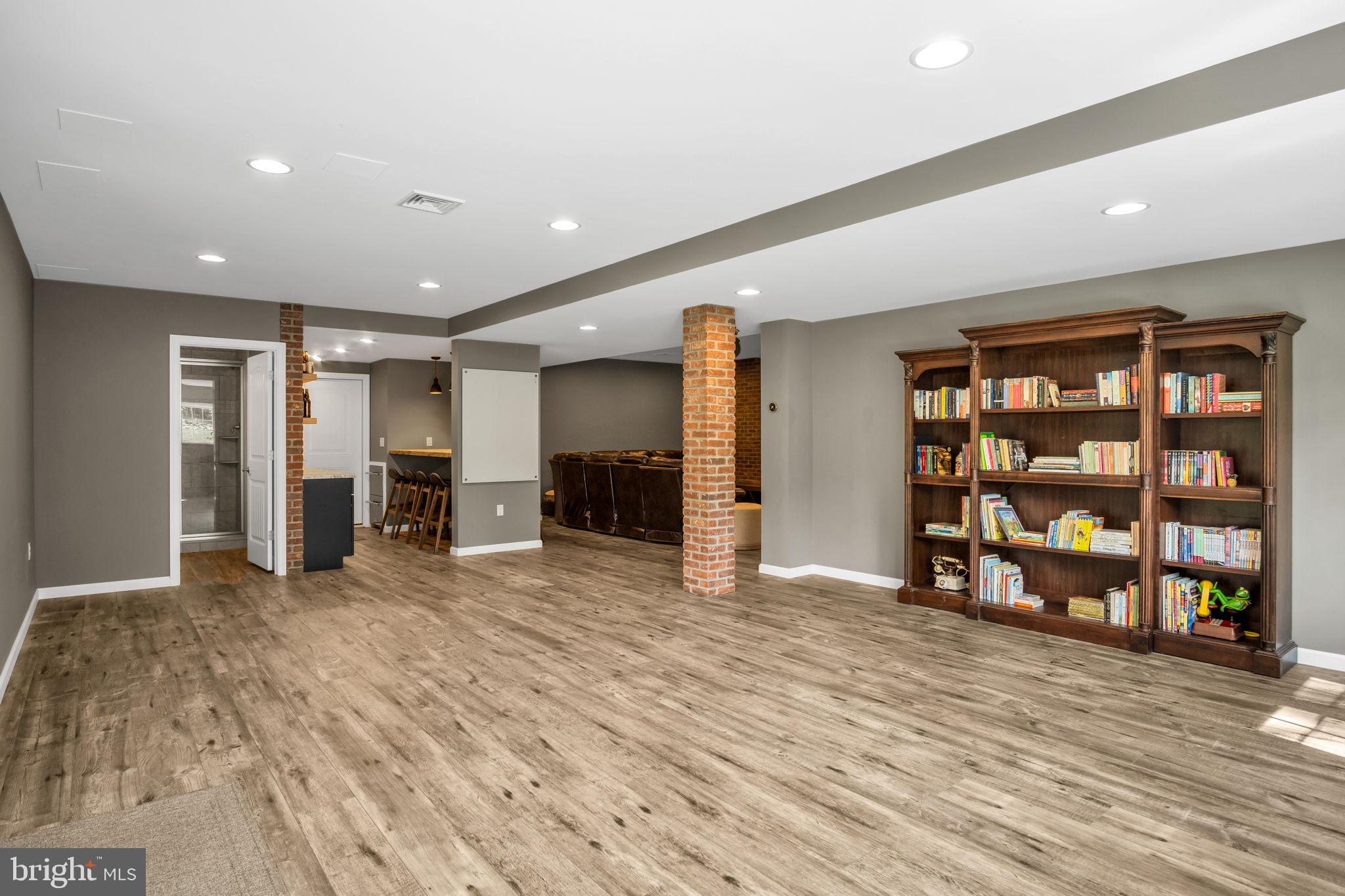 171 HAWTHORNE DRIVE