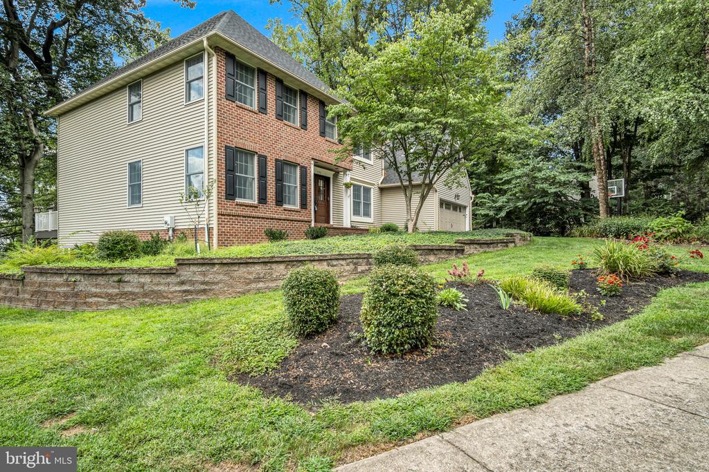 171 HAWTHORNE DRIVE