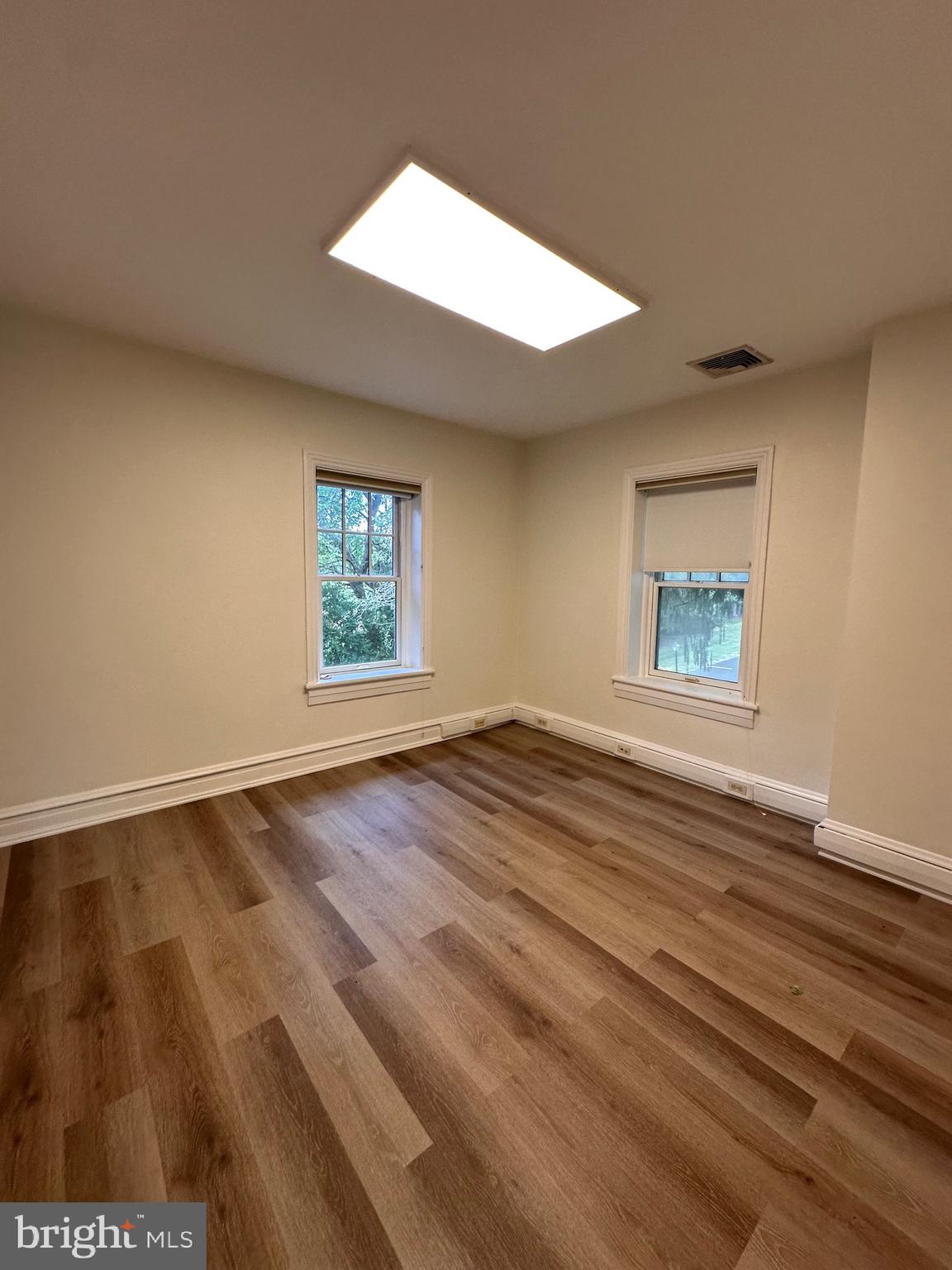 405 E CHOCOLATE AVENUE