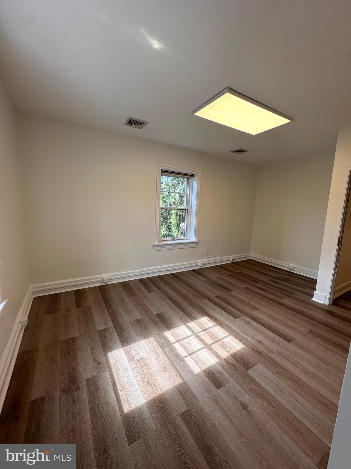 405 E CHOCOLATE AVENUE