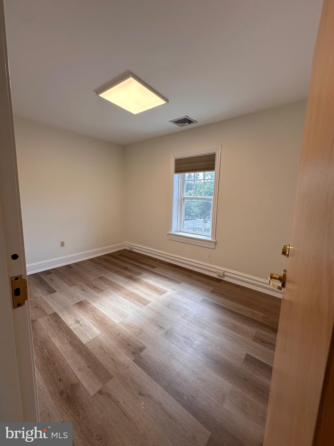 405 E CHOCOLATE AVENUE