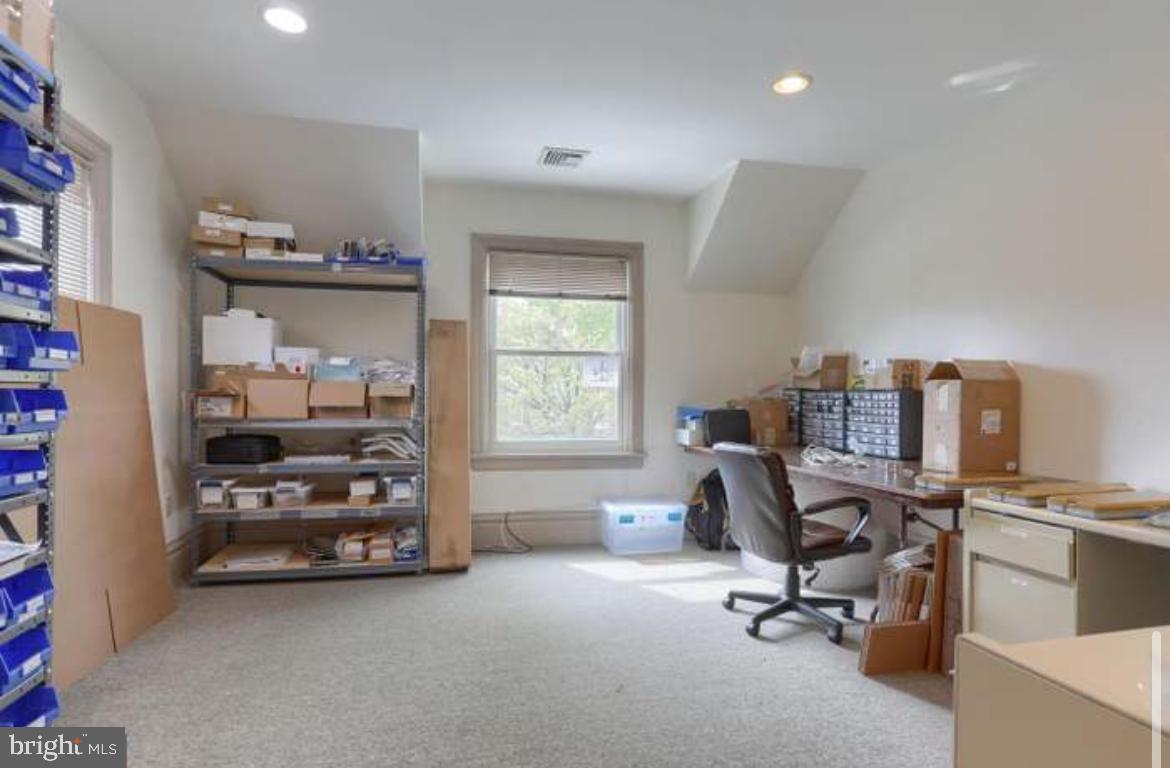 421 W CHOCOLATE AVENUE