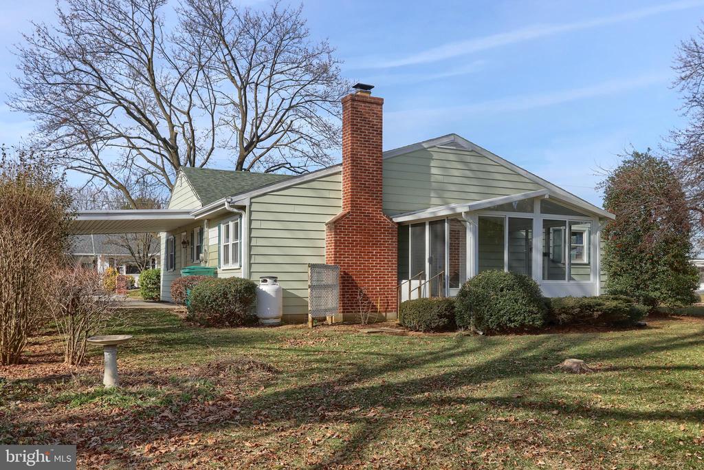 137 APPLE LANE