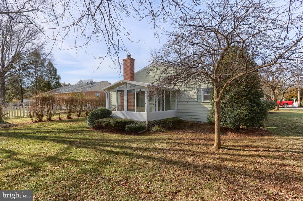 137 APPLE LANE