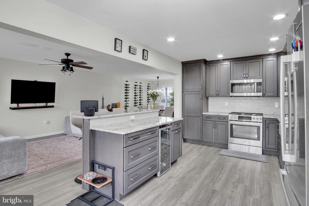 494 QUIGGLEY CIRCLE