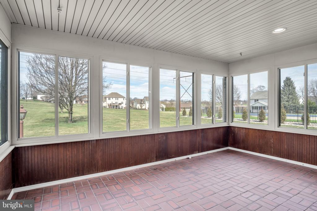 1325 PHEASANT RUN ROAD
