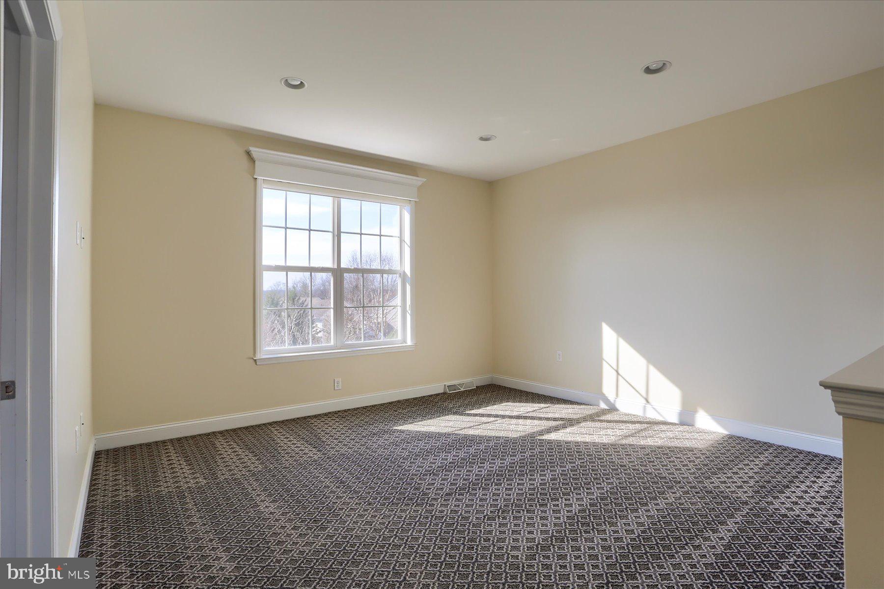 978 POWDER HORN DRIVE