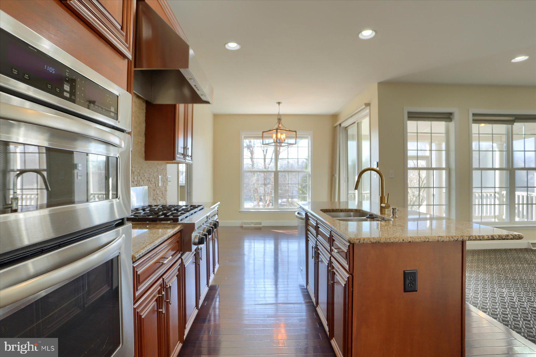 978 POWDER HORN DRIVE