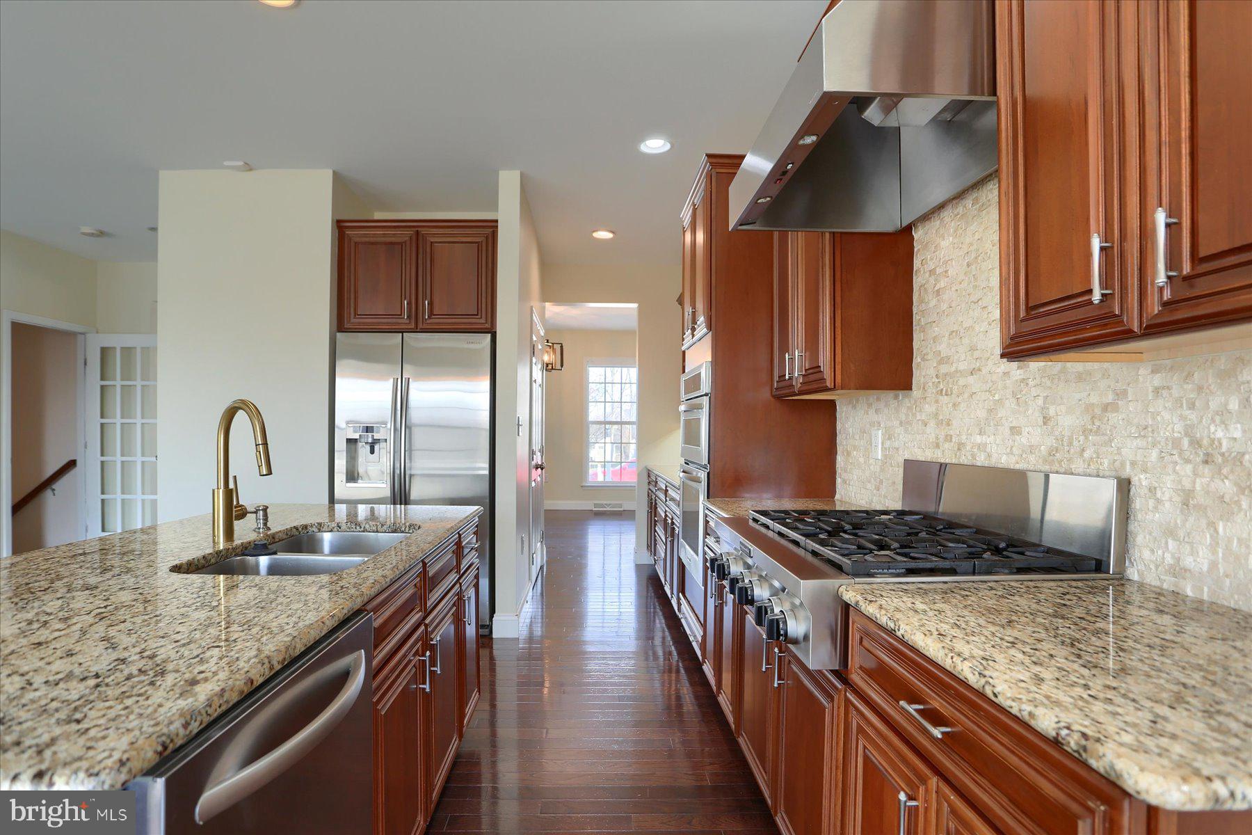 978 POWDER HORN DRIVE