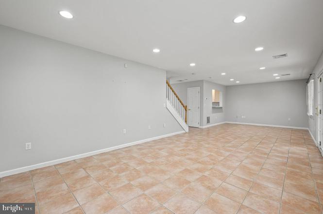 262 CRESCENT DRIVE