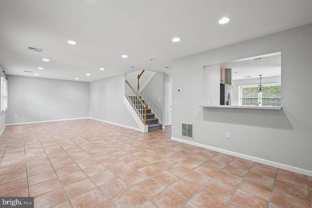 262 CRESCENT DRIVE