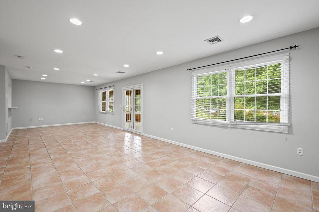 262 CRESCENT DRIVE