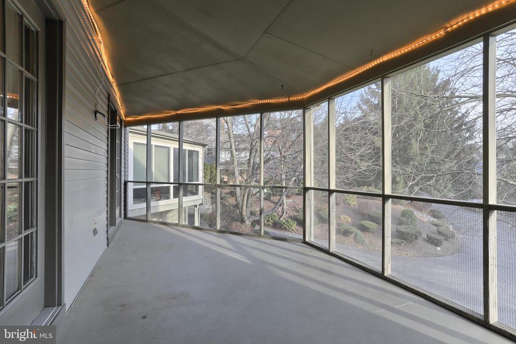 1127 WICKLOW COURT