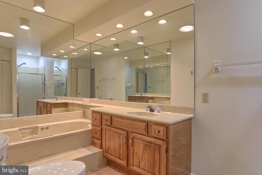 1127 WICKLOW COURT