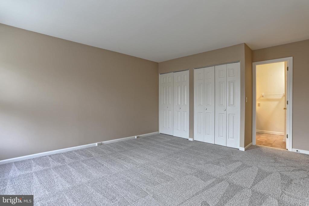 1127 WICKLOW COURT