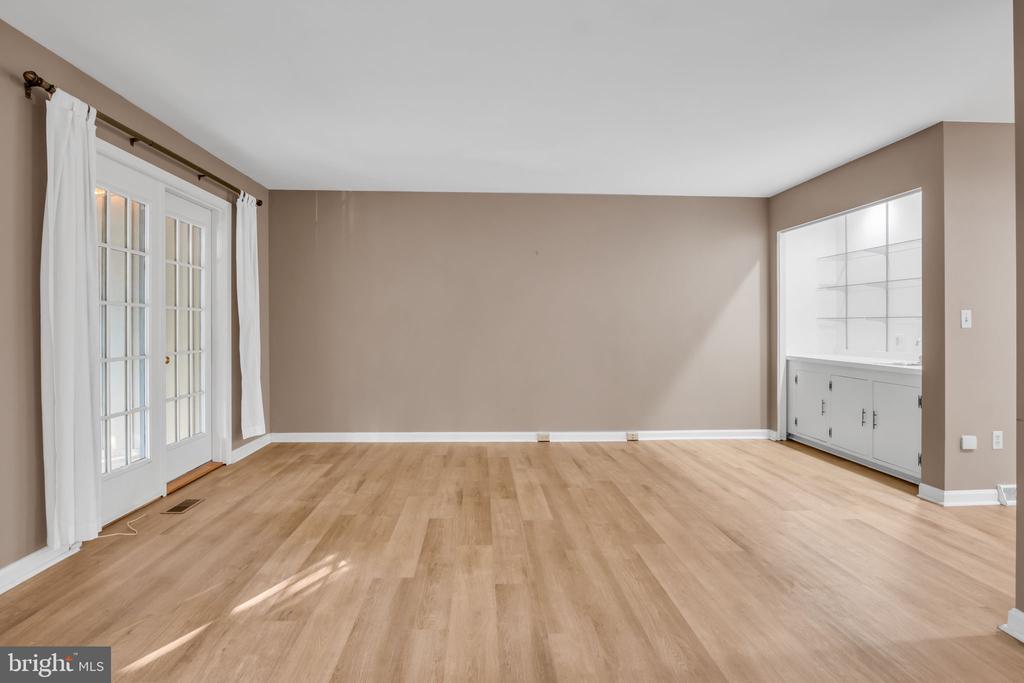 1127 WICKLOW COURT