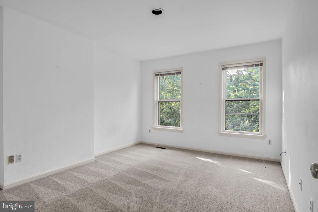 1127 WICKLOW COURT