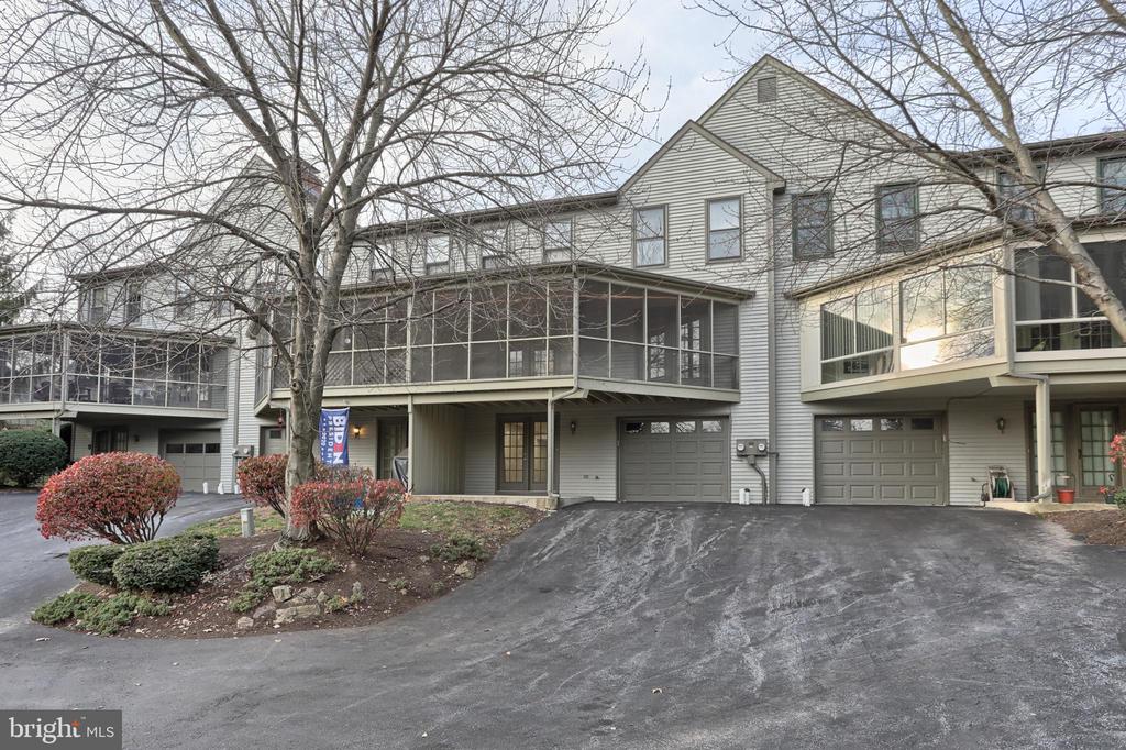 1127 WICKLOW COURT