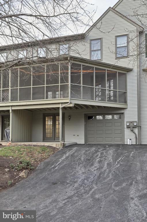 1127 WICKLOW COURT