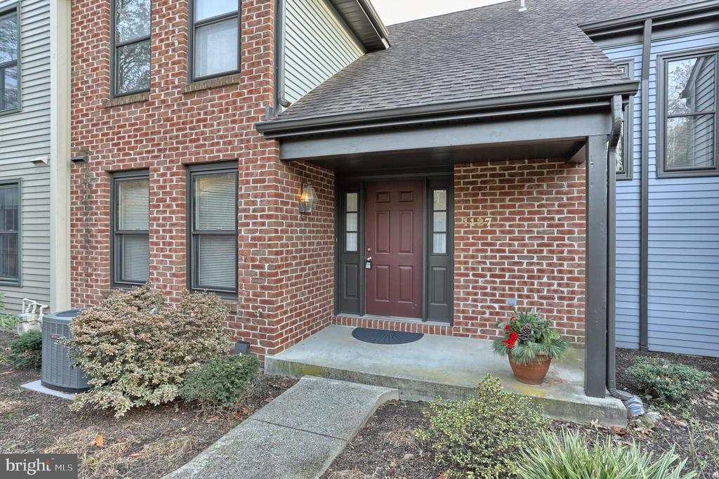1127 WICKLOW COURT