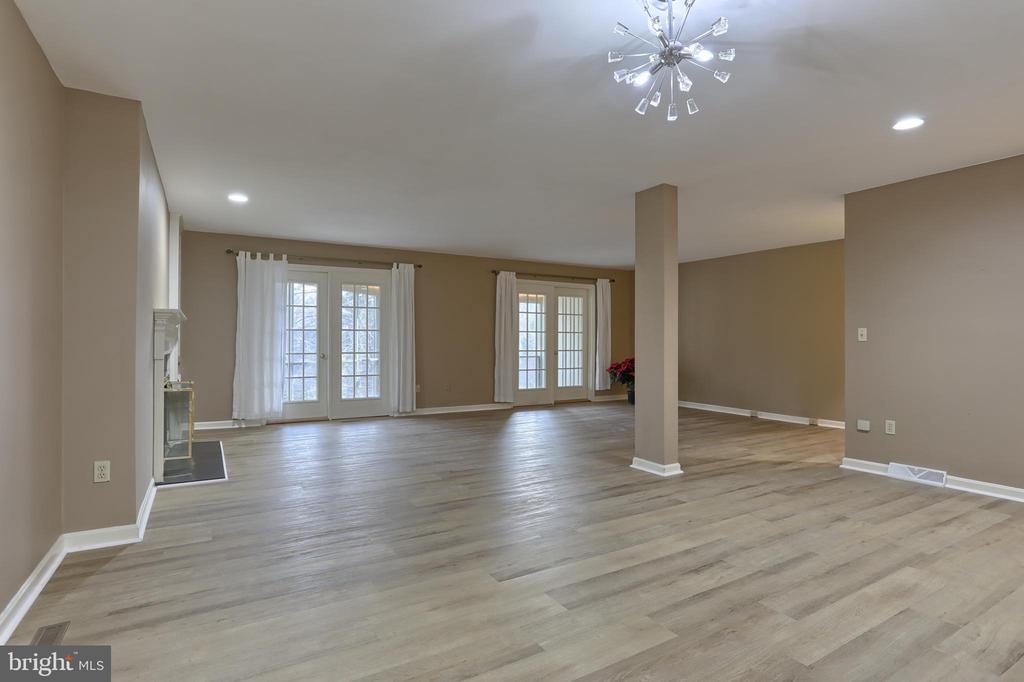 1127 WICKLOW COURT