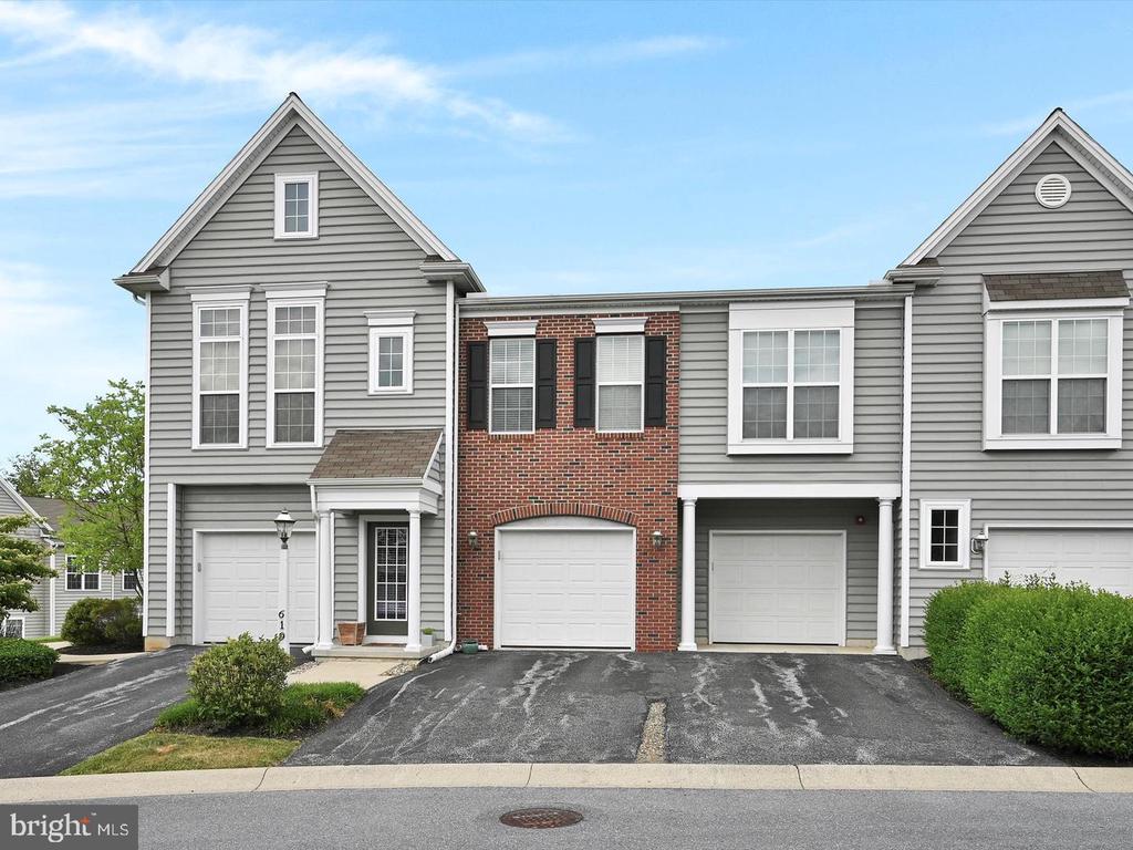 615 DARBY COURT