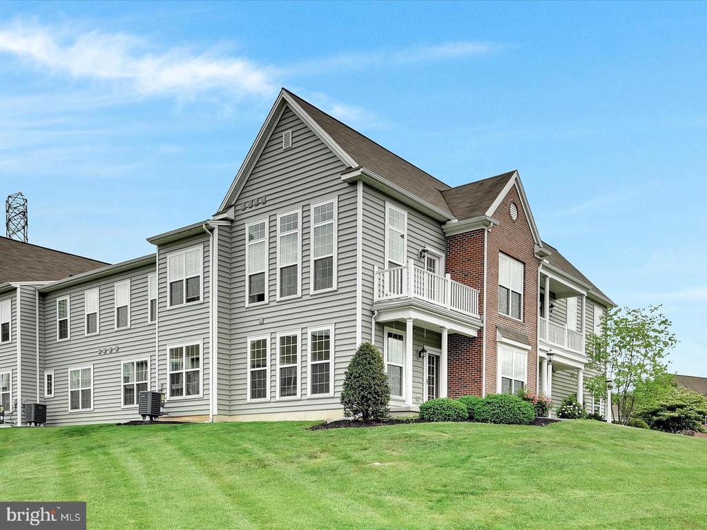 615 DARBY COURT
