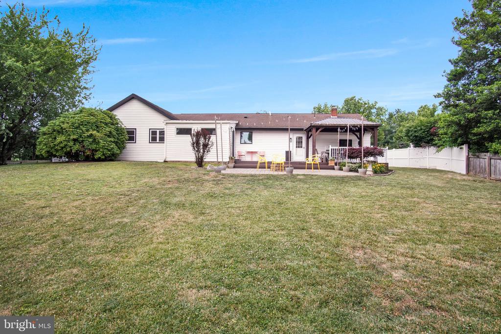 1098 HILLVIEW LANE