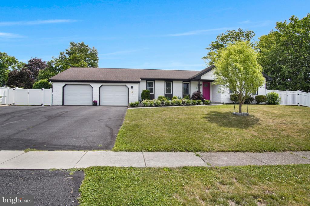 1098 HILLVIEW LANE