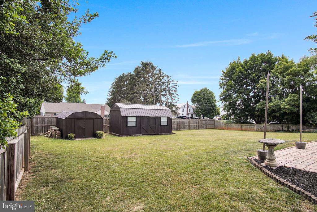 1098 HILLVIEW LANE