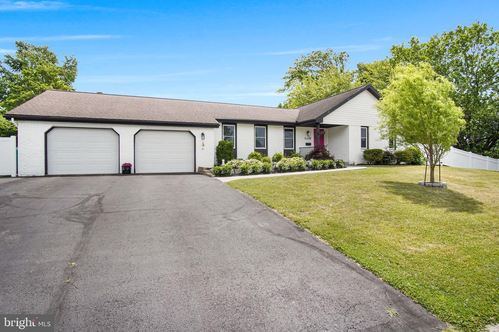 1098 HILLVIEW LANE