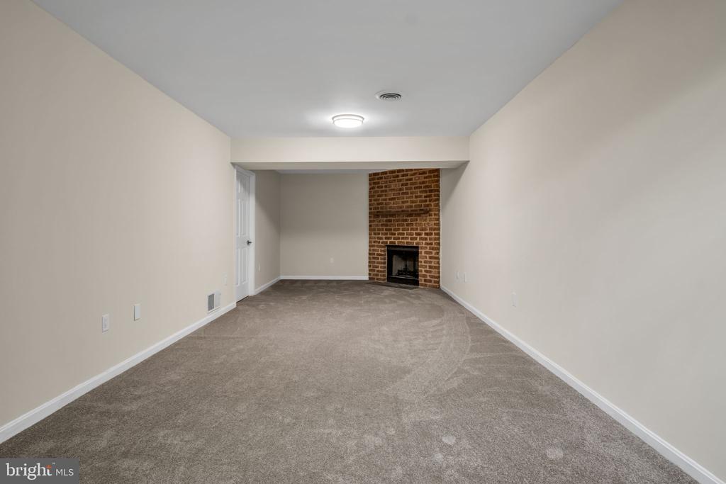 6129 SPRING KNOLL DRIVE