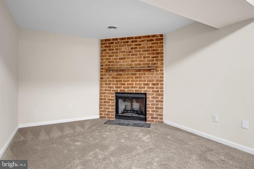 6129 SPRING KNOLL DRIVE