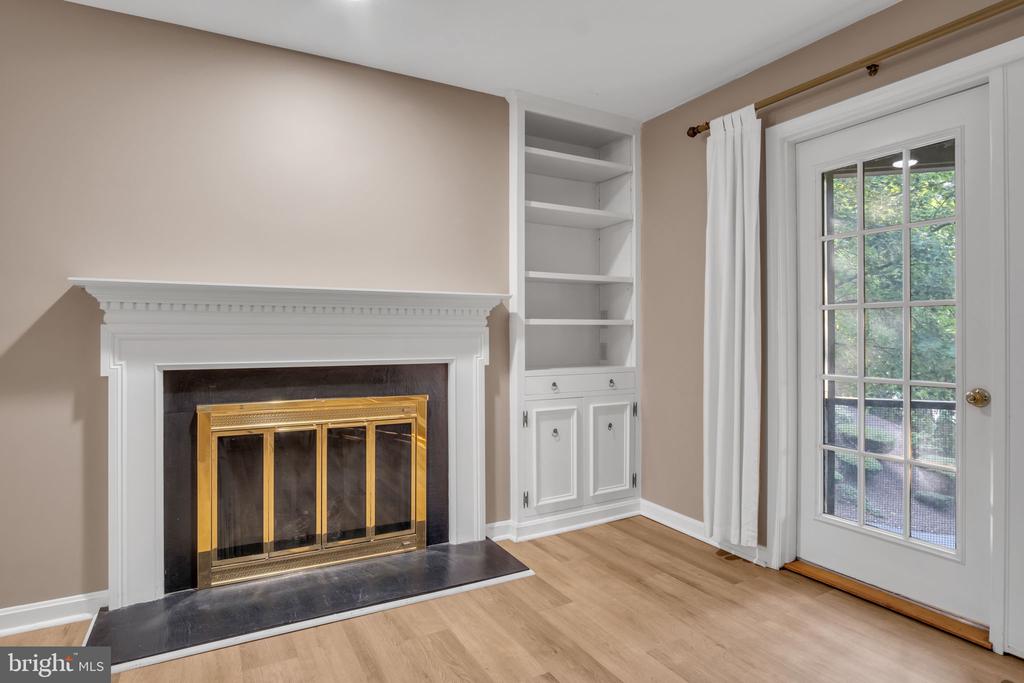 1127 WICKLOW COURT