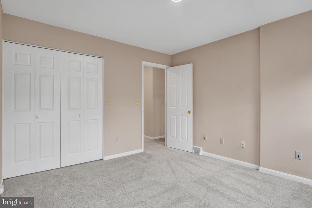1127 WICKLOW COURT