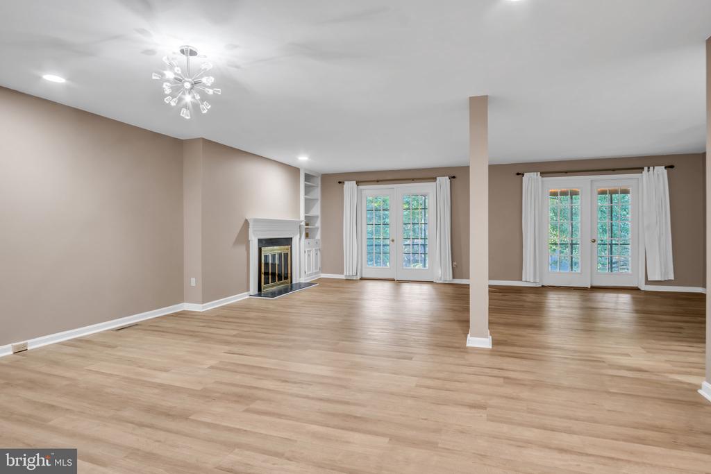 1127 WICKLOW COURT