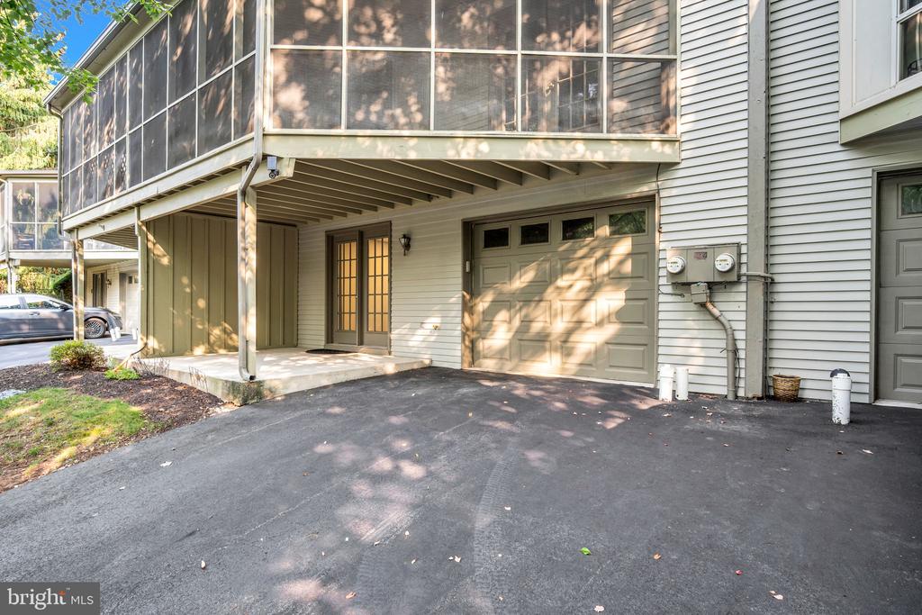 1127 WICKLOW COURT